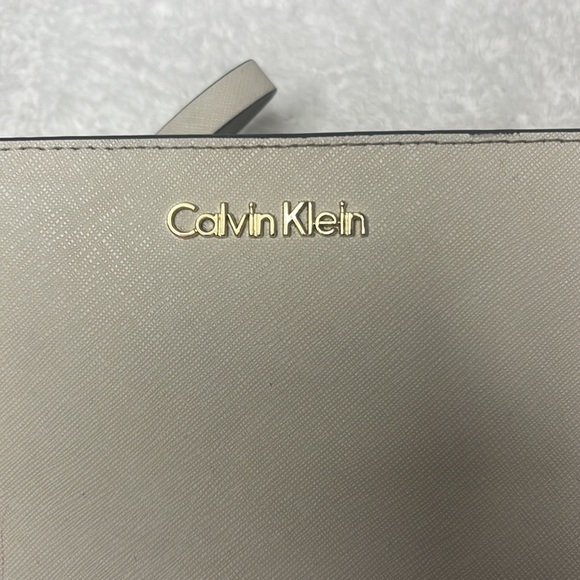 Calvin Klein wallet clutch. beige/nude - Picture 3 of 4